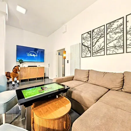 Scandi Loft Fuer Bis Zu 12, Whirlpool, Sauna, Gaming, Nordstadt 아파트 뉘른베르크