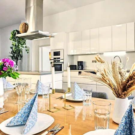 Scandi Loft Fuer Bis Zu 12, Whirlpool, Sauna, Gaming, Nordstadt 아파트 *