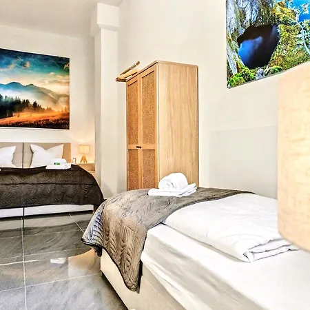 Scandi Loft Fuer Bis Zu 12, Whirlpool, Sauna, Gaming, Nordstadt 아파트 뉘른베르크