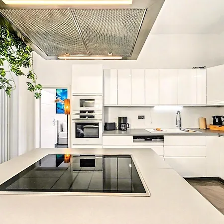 Scandi Loft Fuer Bis Zu 12, Whirlpool, Sauna, Gaming, Nordstadt 아파트 *