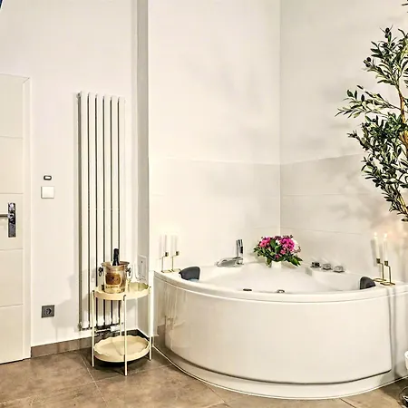 아파트 Scandi Loft Fuer Bis Zu 12, Whirlpool, Sauna, Gaming, Nordstadt