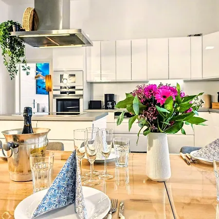 Scandi Loft Fuer Bis Zu 12, Whirlpool, Sauna, Gaming, Nordstadt * 뉘른베르크