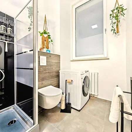 Scandi Loft Fuer Bis Zu 12, Whirlpool, Sauna, Gaming, Nordstadt 뉘른베르크