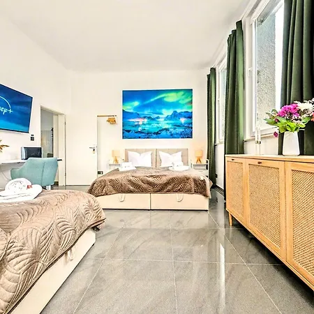 Scandi Loft Fuer Bis Zu 12, Whirlpool, Sauna, Gaming, Nordstadt 아파트 뉘른베르크