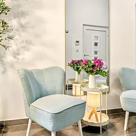 Scandi Loft Fuer Bis Zu 12, Whirlpool, Sauna, Gaming, Nordstadt 아파트