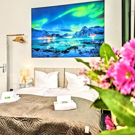 Scandi Loft Fuer Bis Zu 12, Whirlpool, Sauna, Gaming, Nordstadt 아파트 *