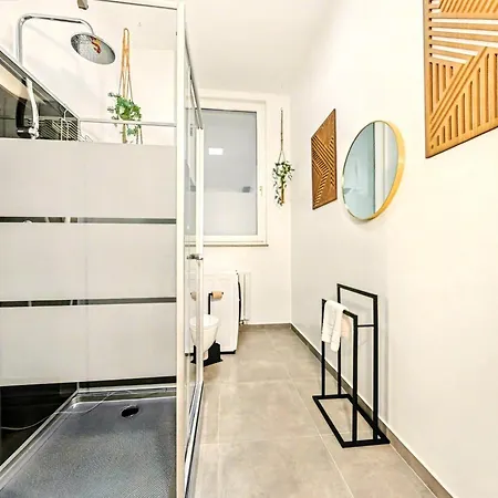 Scandi Loft Fuer Bis Zu 12, Whirlpool, Sauna, Gaming, Nordstadt