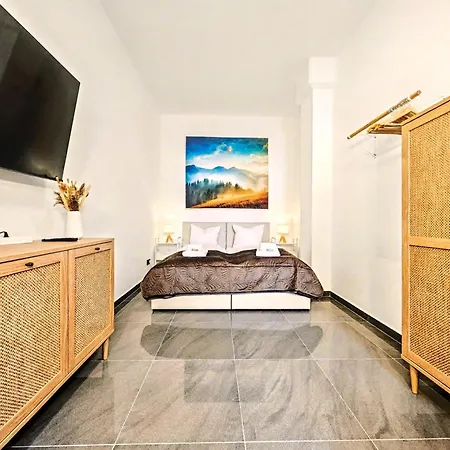 Scandi Loft Fuer Bis Zu 12, Whirlpool, Sauna, Gaming, Nordstadt 아파트 *