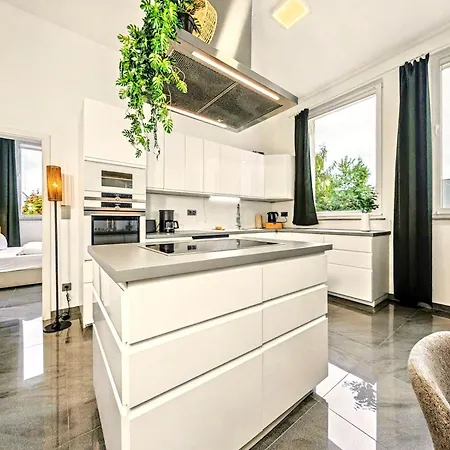 Scandi Loft Fuer Bis Zu 12, Whirlpool, Sauna, Gaming, Nordstadt 아파트 *