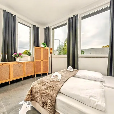 Scandi Loft Fuer Bis Zu 12, Whirlpool, Sauna, Gaming, Nordstadt 아파트 뉘른베르크