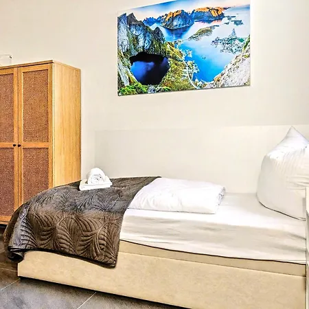 Scandi Loft Fuer Bis Zu 12, Whirlpool, Sauna, Gaming, Nordstadt * 뉘른베르크