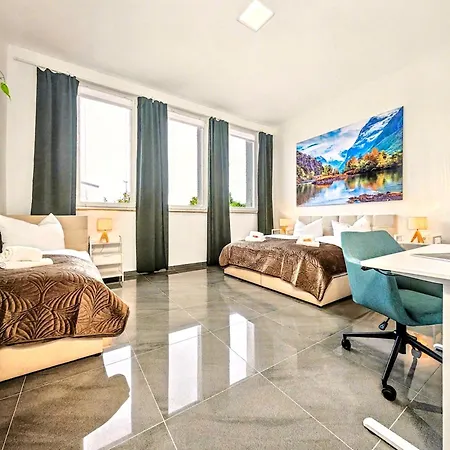 Scandi Loft Fuer Bis Zu 12, Whirlpool, Sauna, Gaming, Nordstadt 아파트 뉘른베르크