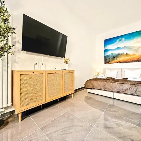 Scandi Loft Fuer Bis Zu 12, Whirlpool, Sauna, Gaming, Nordstadt * 뉘른베르크