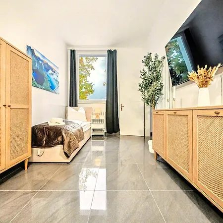 Scandi Loft Fuer Bis Zu 12, Whirlpool, Sauna, Gaming, Nordstadt 아파트 뉘른베르크
