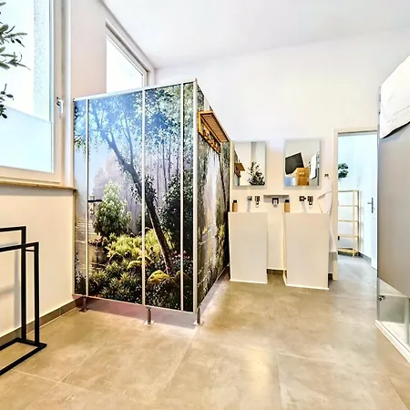 Scandi Loft Fuer Bis Zu 12, Whirlpool, Sauna, Gaming, Nordstadt