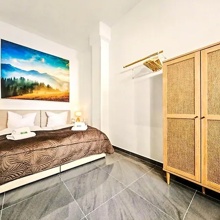 Scandi Loft Fuer Bis Zu 12, Whirlpool, Sauna, Gaming, Nordstadt *