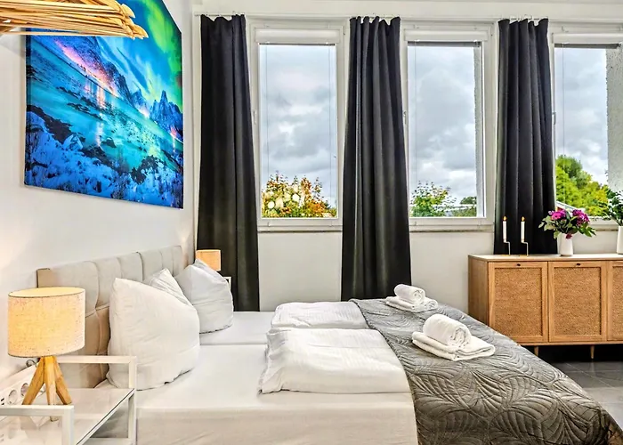 Scandi Loft Fuer Bis Zu 12, Whirlpool, Sauna, Gaming, Nordstadt * Nuremberga