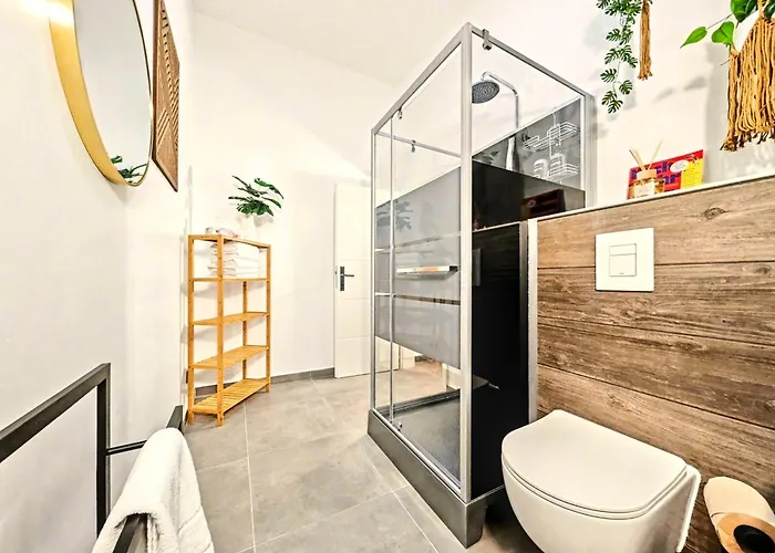 Scandi Loft Fuer Bis Zu 12, Whirlpool, Sauna, Gaming, Nordstadt