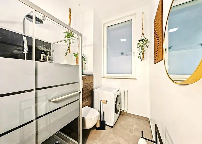 Scandi Loft Fuer Bis Zu 12, Whirlpool, Sauna, Gaming, Nordstadt Nuremberga
