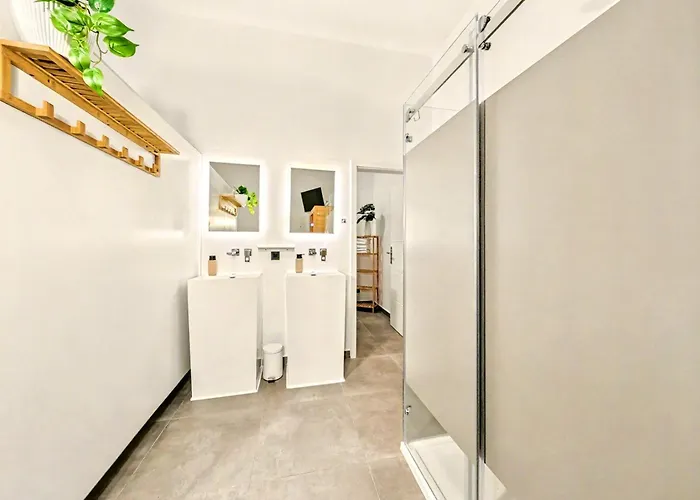 Scandi Loft Fuer Bis Zu 12, Whirlpool, Sauna, Gaming, Nordstadt * Nuremberga