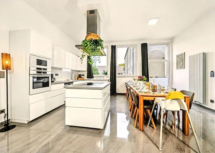 Scandi Loft Fuer Bis Zu 12, Whirlpool, Sauna, Gaming, Nordstadt Apartamento Nuremberga