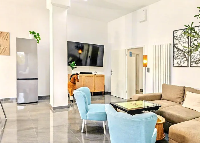 Scandi Loft Fuer Bis Zu 12, Whirlpool, Sauna, Gaming, Nordstadt Nuremberga