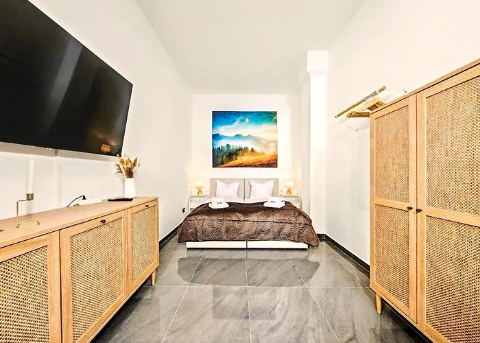 Scandi Loft Fuer Bis Zu 12, Whirlpool, Sauna, Gaming, Nordstadt