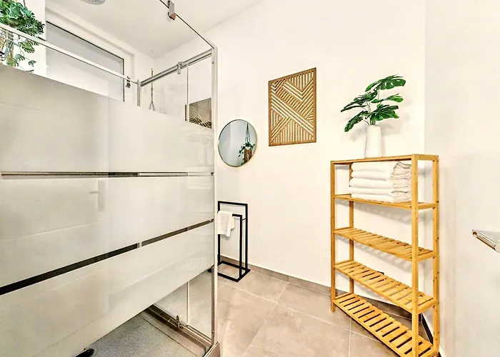 Scandi Loft Für Bis Zu 12, Whirlpool, Sauna, Gaming, Nordstadt Apartment Nürnberg