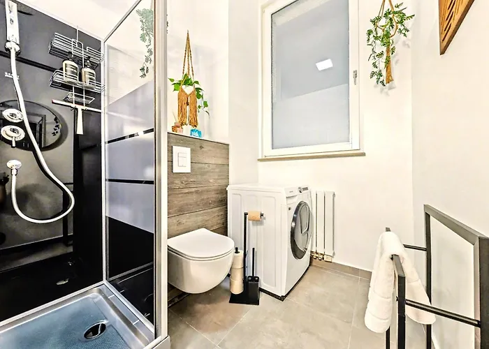 Scandi Loft Für Bis Zu 12, Whirlpool, Sauna, Gaming, Nordstadt Nürnberg