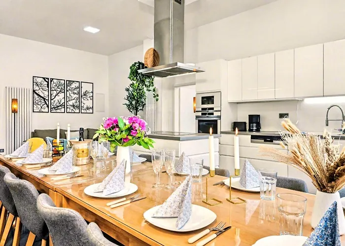Scandi Loft Für Bis Zu 12, Whirlpool, Sauna, Gaming, Nordstadt *