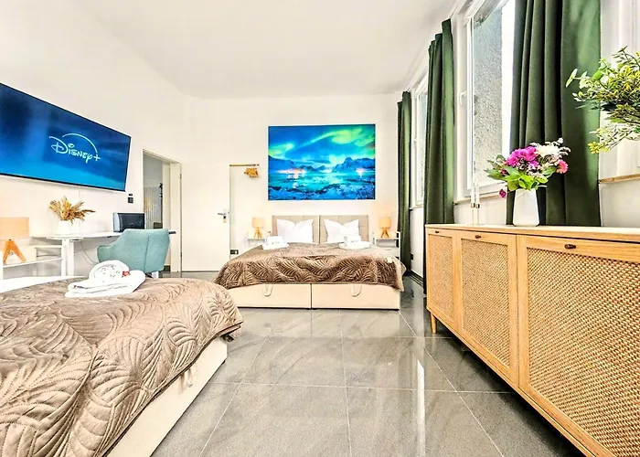 Scandi Loft Fuer Bis Zu 12, Whirlpool, Sauna, Gaming, Nordstadt Apartamento Nuremberga