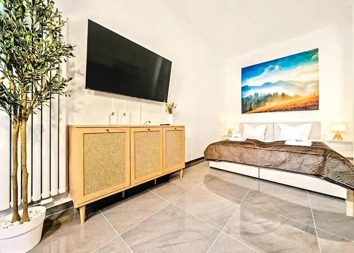 Scandi Loft Fuer Bis Zu 12, Whirlpool, Sauna, Gaming, Nordstadt * Nuremberga