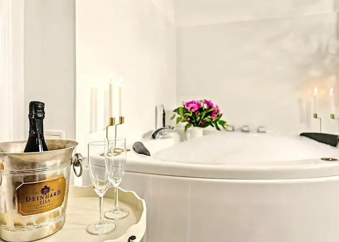 Scandi Loft Fuer Bis Zu 12, Whirlpool, Sauna, Gaming, Nordstadt Nuremberga